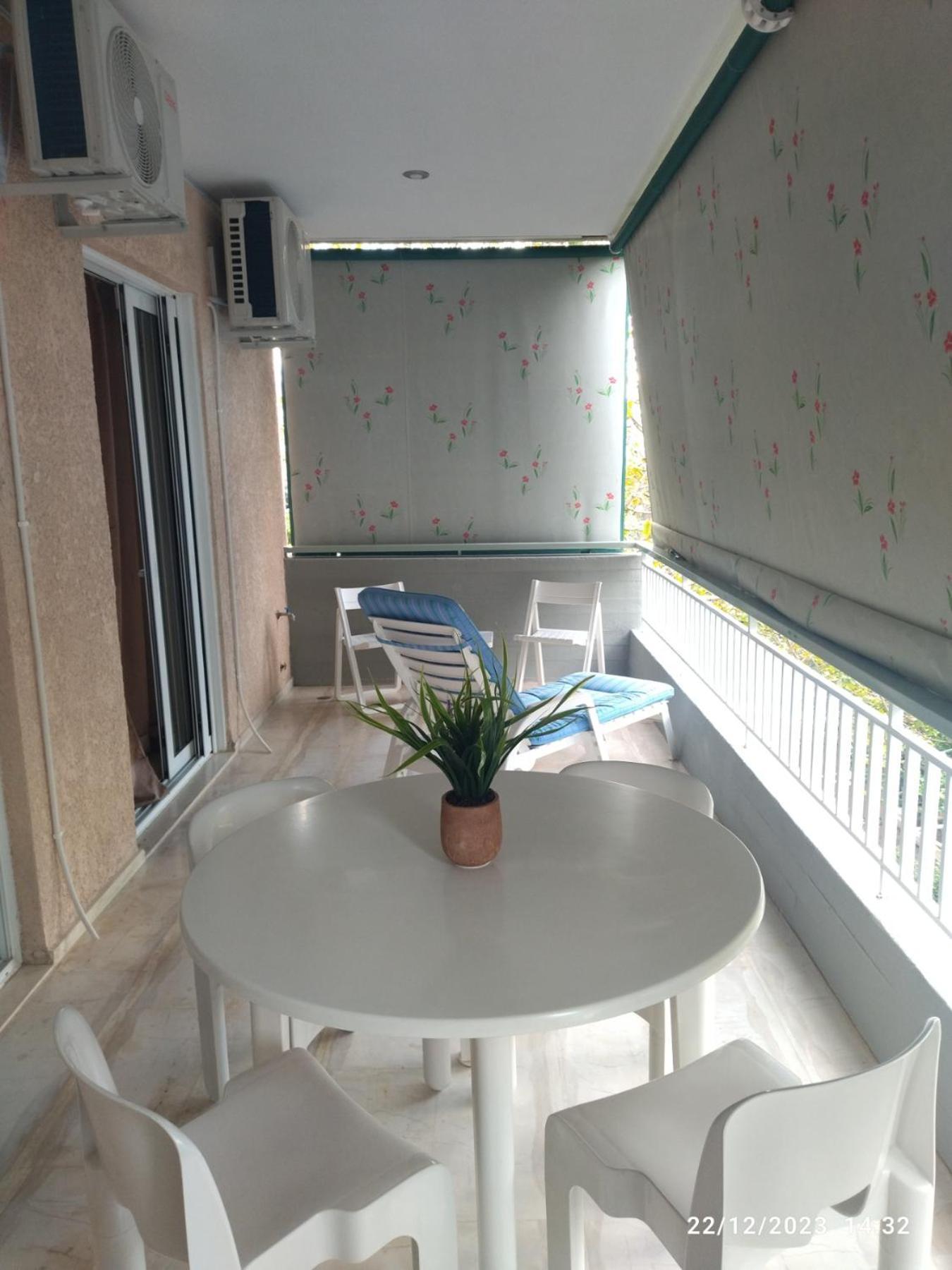 Swan Paradise Glyfada Apartment Athens Ngoại thất bức ảnh