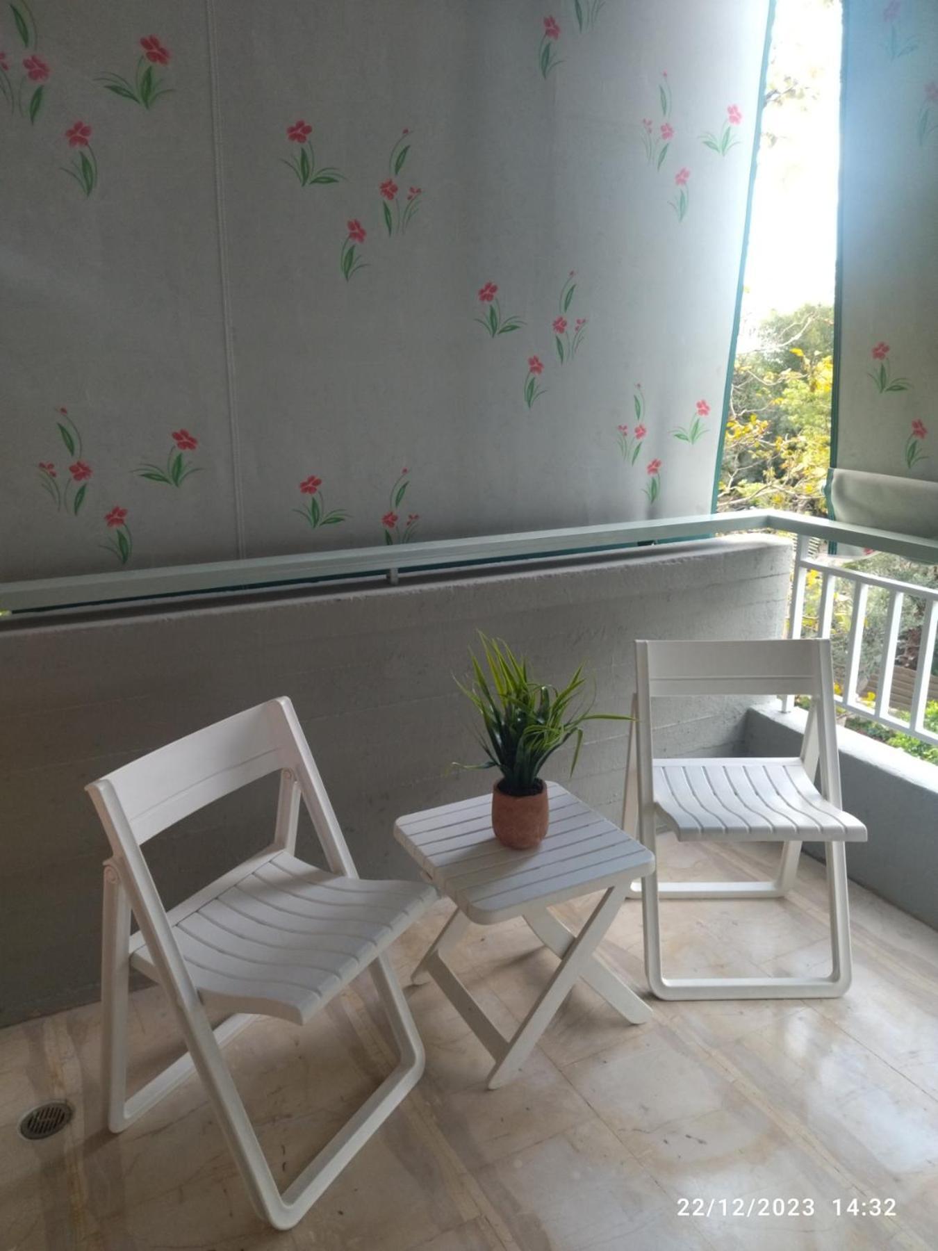 Swan Paradise Glyfada Apartment Athens Ngoại thất bức ảnh